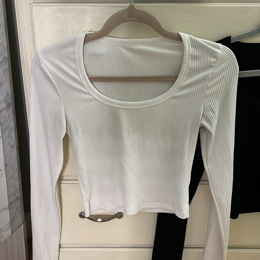 White , black and brown ribbed long sleeves
